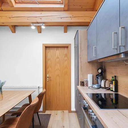 Kuschelige Mit Balkon&free Wifi Apartment *