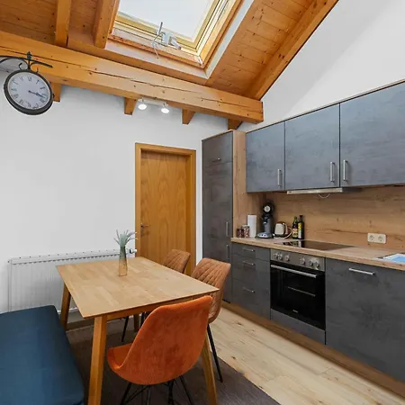Kuschelige Mit Balkon&free Wifi Apartment